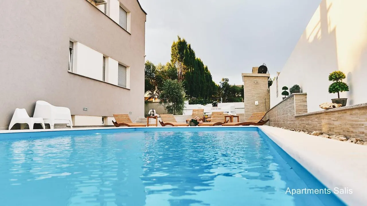 Salis Apartments Vrsi