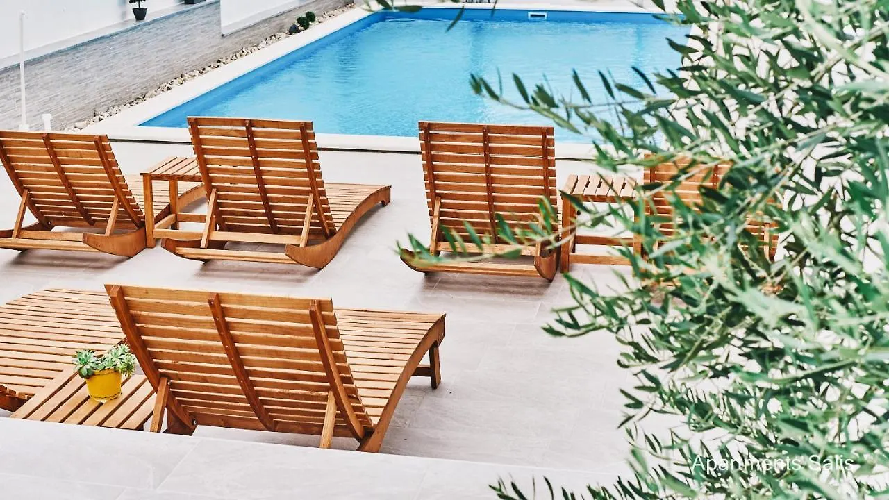 Salis Apartments Vrsi