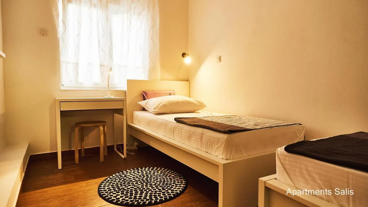 Salis Apartments Vrsi