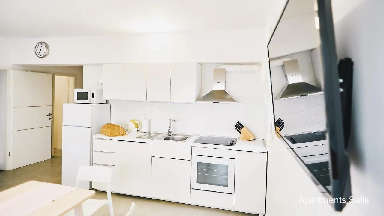 Salis Apartments Vrsi